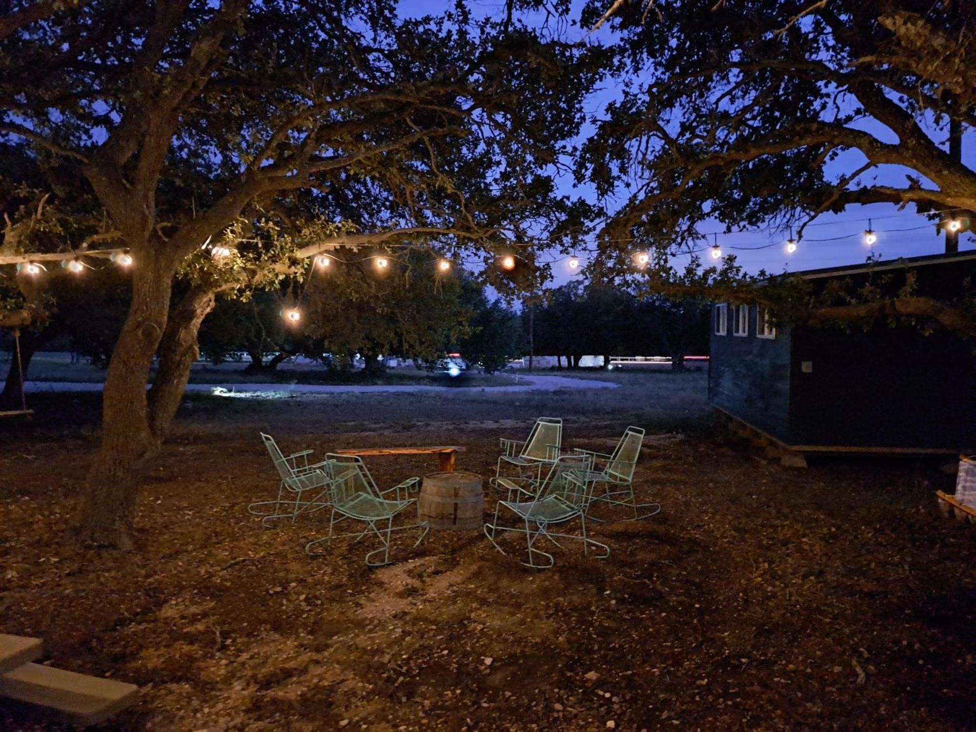 The Container Retreat @ 290 Wine Trail #10 Welcome Friends! Hye Екстер'єр фото